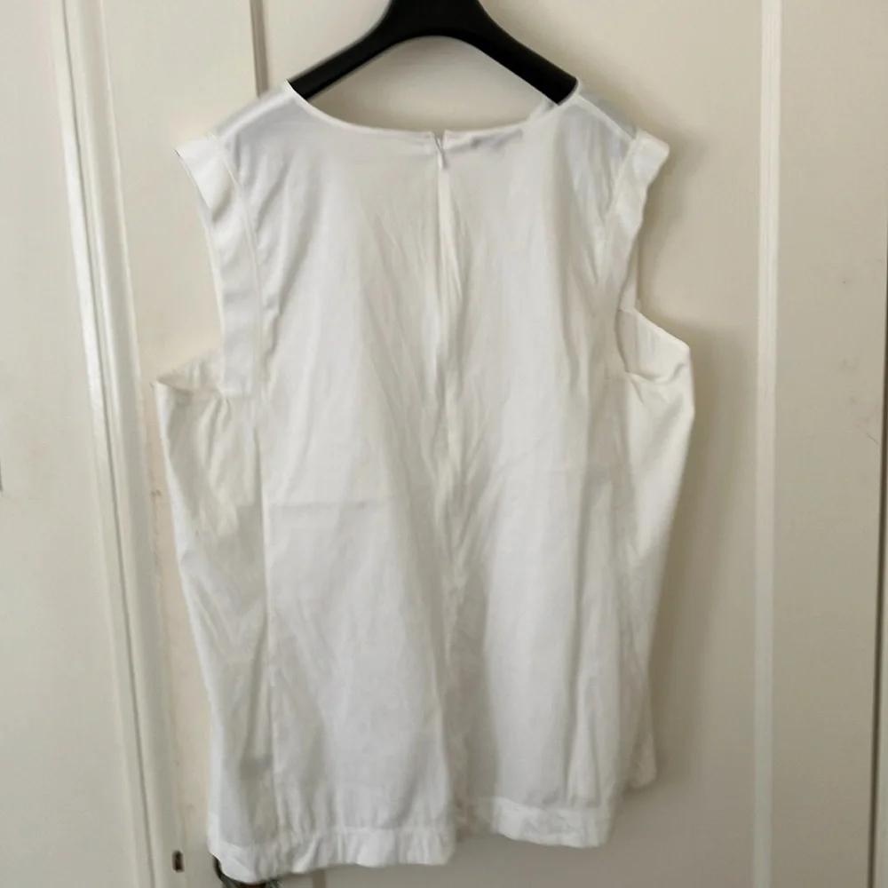 Lafayette 148 White Sleeveless Split-neck Top size XXL - Picture 3 of 11